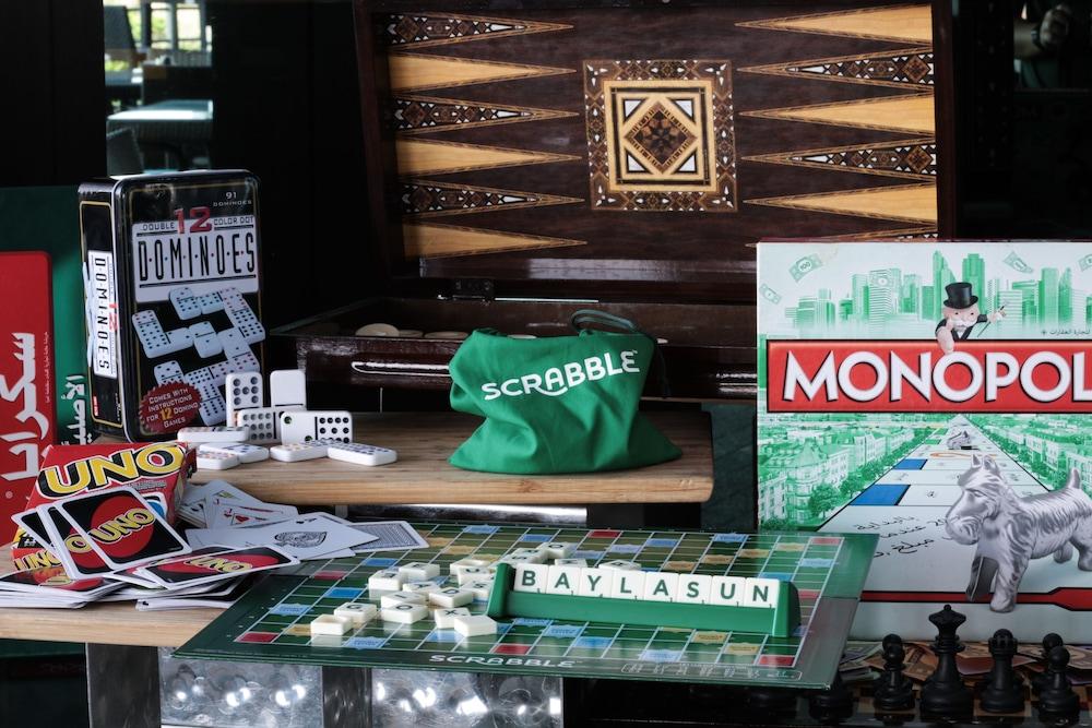 Bay La Sun Hotel And Marina - Emaar King Abdullah Economic City Exterior foto A selection of board games