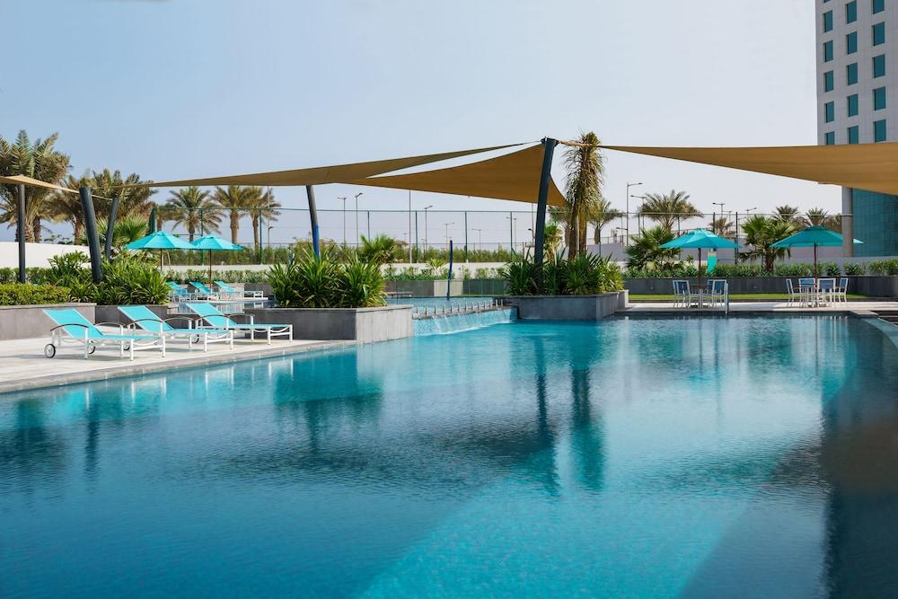 Bay La Sun Hotel And Marina - Emaar King Abdullah Economic City Exterior foto The swimming pool at the hotel